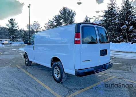 2021 Chevrolet Express G2500 from USA, damaged, VIN 1GCWGAFP3M1223200